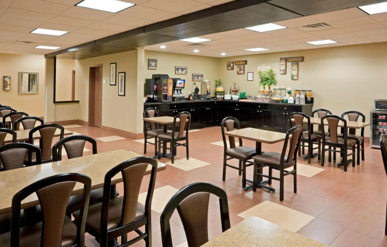 La Quinta Inn By Wyndham West Long Branch Nj Shore Area Экстерьер фото